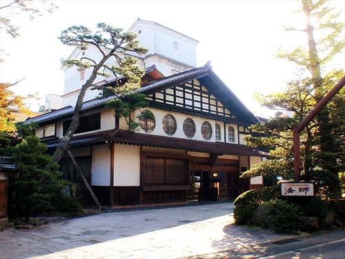 Самый старинный отель в мире – в Японии