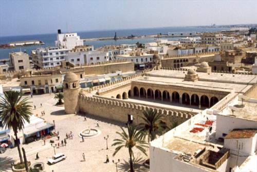 Тунис обкладывает туристов налогом