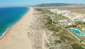 Обезумившие чиновники залили пляжи Испании хлоркой