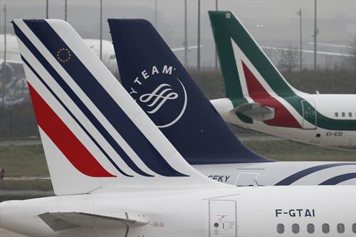 Air France не будет участвовать в спасении Alitalia
