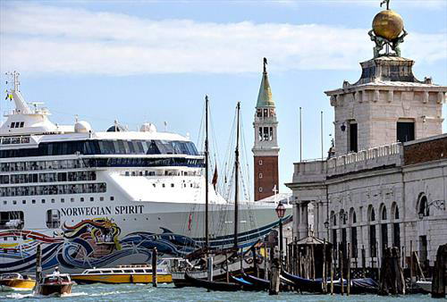 Венеция хочет остановить круизные лайнеры