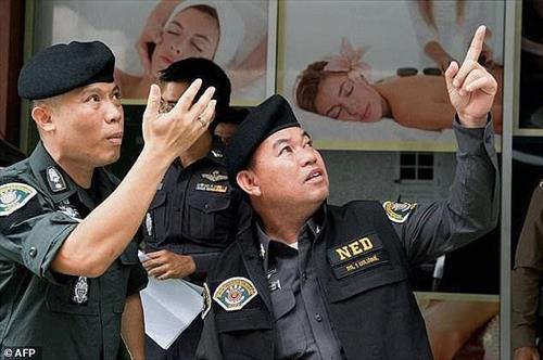 Бордели качают воду и угрожают Бангкоку