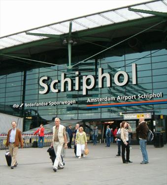 В аэропорту Амстердама опять отменяют рейсы