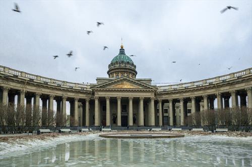 Один из открыточных видов С-Петербурга скроется под стропилами