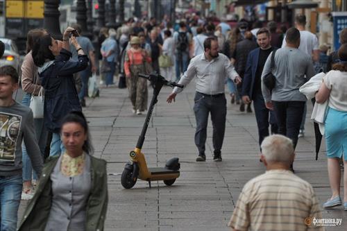 Количество наездов самокатчиков на пешеходов в С-Петербурге возросло «в десятки раз»