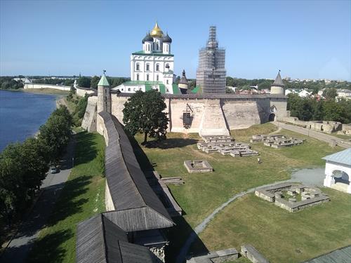Псковский кремль – самая красивая крепость России