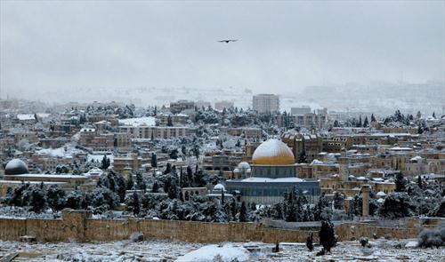 На Иерусалим обрушился снегопад
