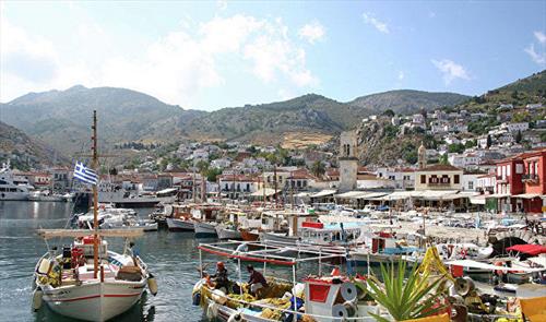 Туристы на греческом острове остались без света и воды