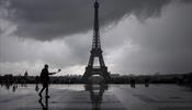 Во Франции ураган. Эйфелева башня закрыта