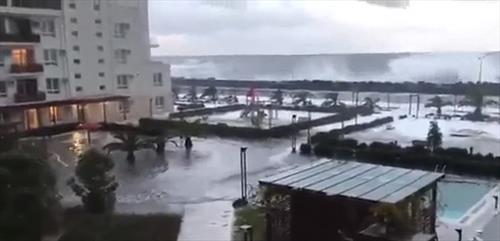 В Сочи затопило первые этажи отелей
