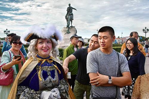 Нелегальные китайские гиды обирают своих же туристов