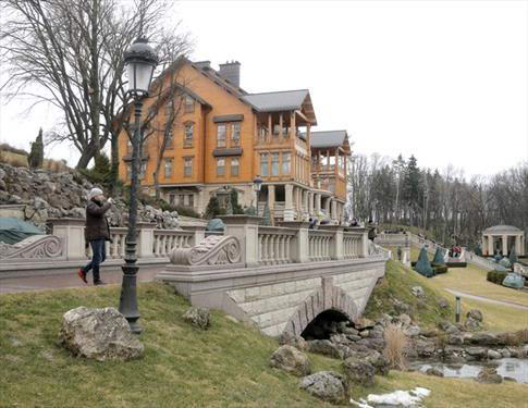 Резиденция - которую Янукович не хотел показывать народу