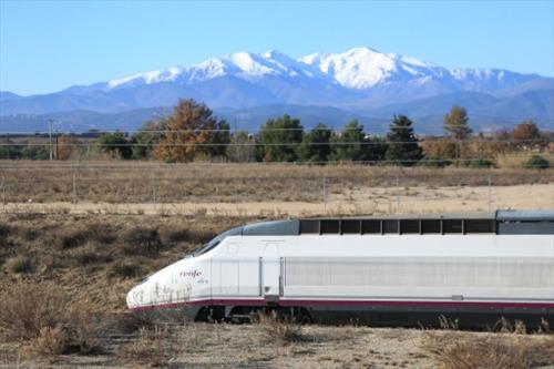 Что стоит знать о новом скоростном поезде из Мадрида в Гранаду