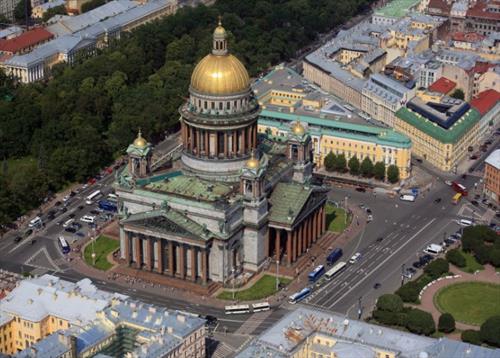 Поднять туристов над С-Петербургом