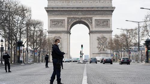 Франция может ввести для не-Шенгенских туристов заградительный карантин