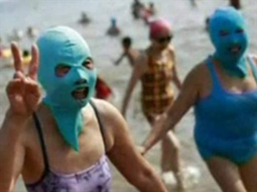 В Китае это маска от загара, а не «пусси протест»